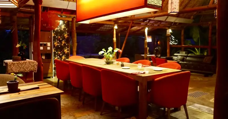 7 Tables, from the business's own website