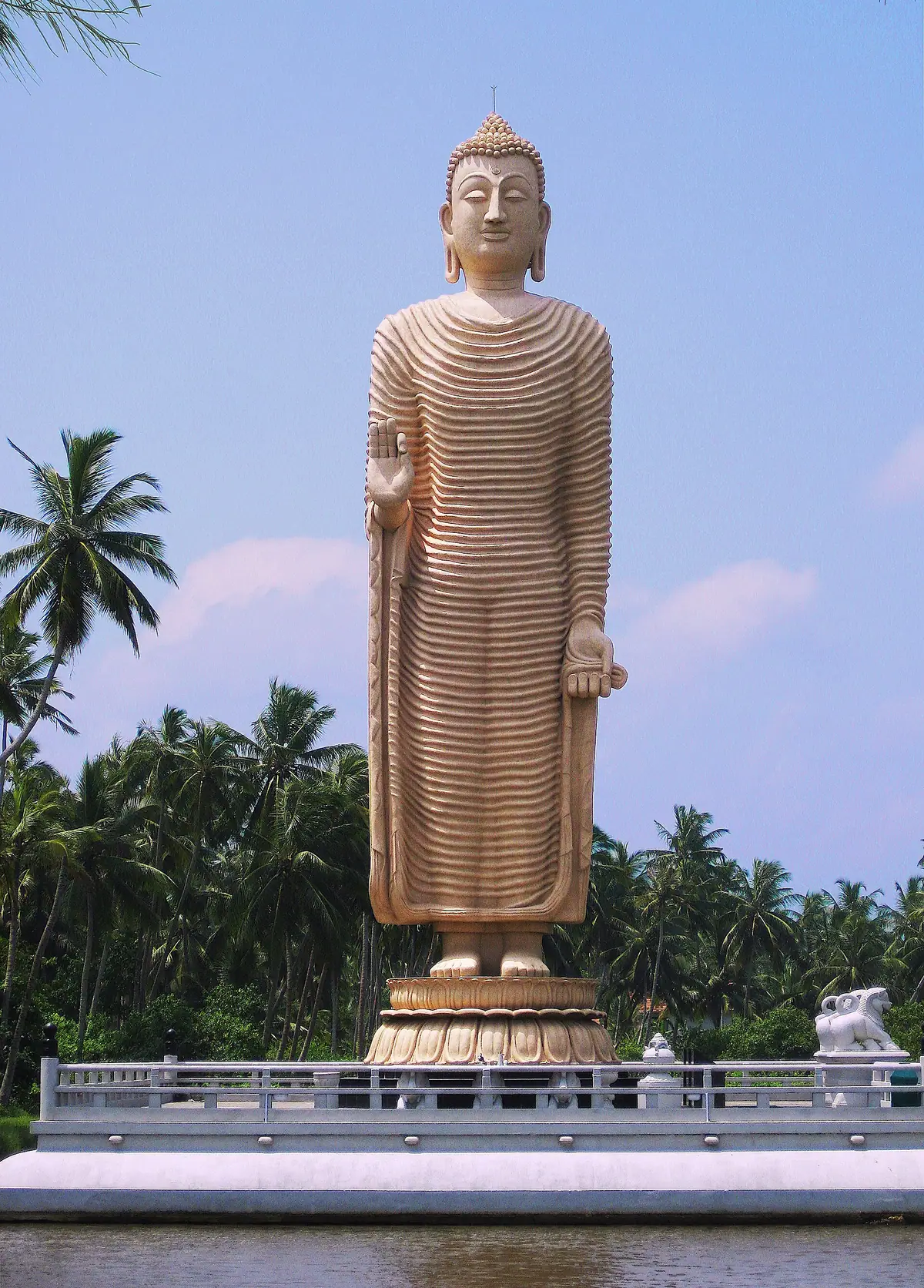 The standing Buddha statue at the Tsunami Honganji Viharaya near Hikkaduwa