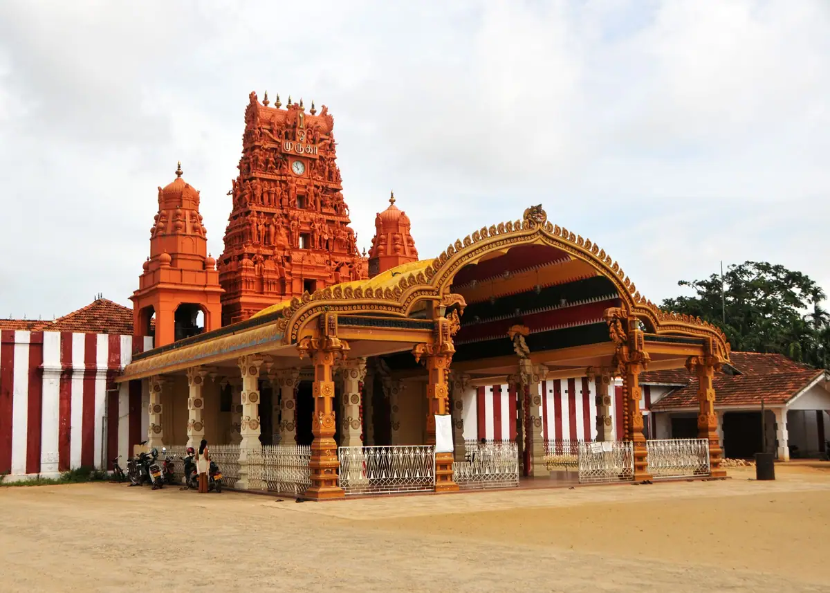 The front entrance of Nallur Kandaswamy Kovil